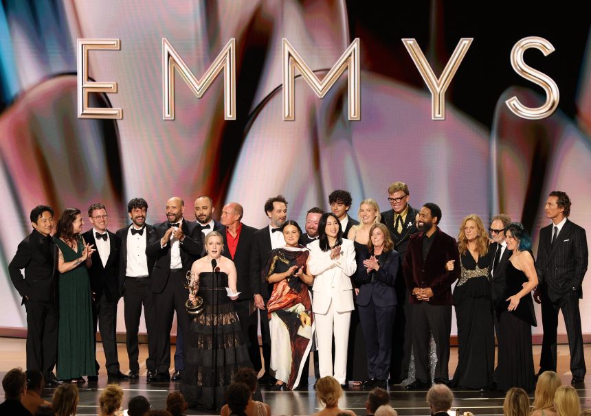 Emmy 2026: Οι εκπλήξεις, οι μεγάλες ανατροπές και η χρυσή λίστα των νικητών!